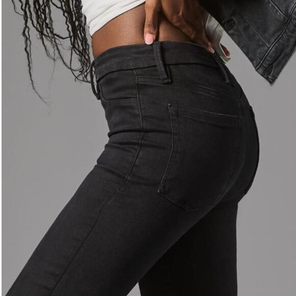 Brand New Good American Pull-On High-Rise Flare Jeans - Picture 4 of 10